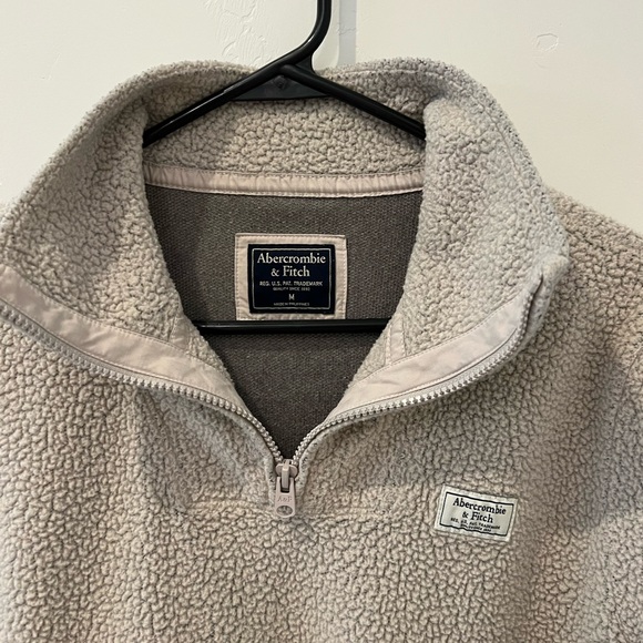 Abercrombie & Fitch Women’s Sherpa 3/4 Zip Sweater Cream size Medium - Picture 5 of 7